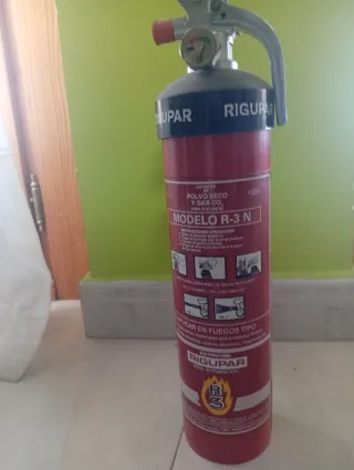 Extintor Rigupar R-3 N Polvo Seco CO2