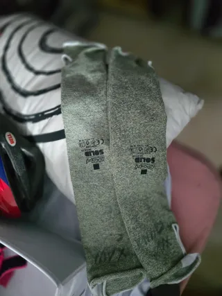 Mangas protectoras con orificio para pulgar