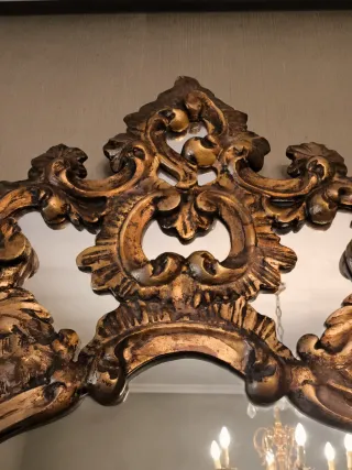 ESPEJO BARROCO DORADO CON MARCO TALLADO ANTIGUO