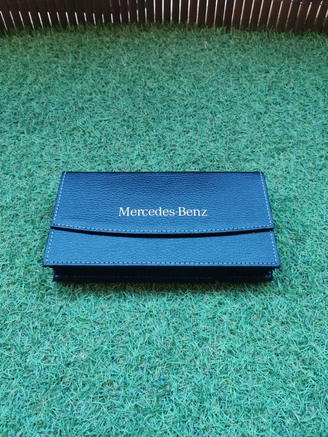 Portadocumentos y manuales Mercedes-Benz CLA