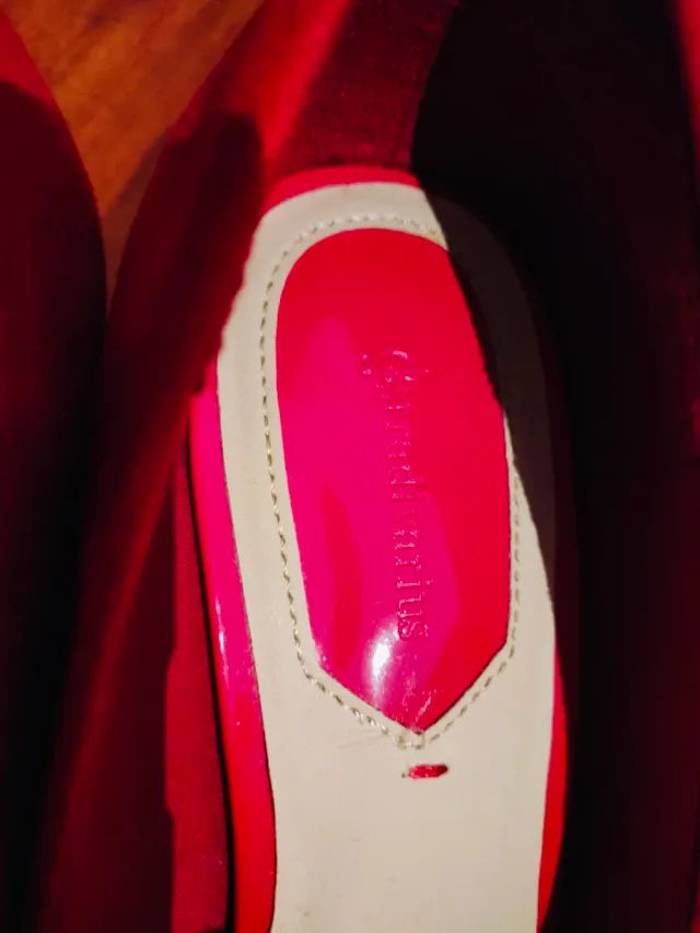 Tacones rojos Stradivarius