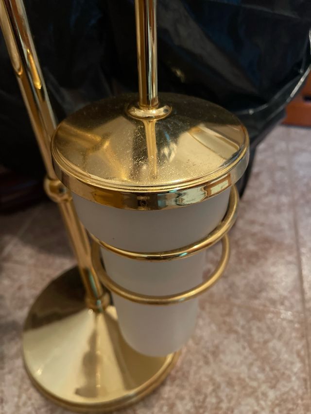 Elegante juego accesorios baño dorado