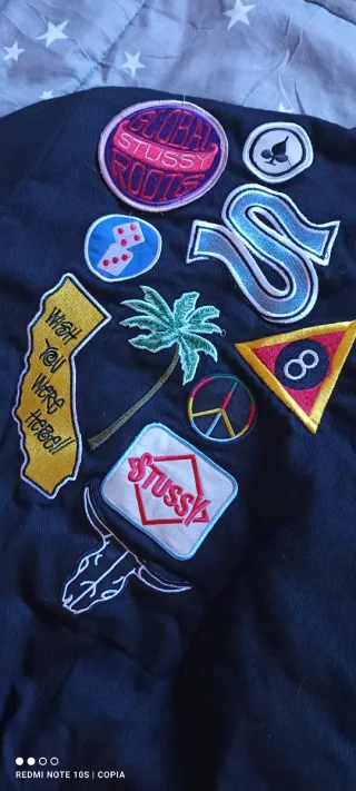 Cazadora Bomber Negra con Parches