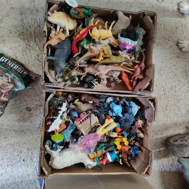 Lote de muñecos variados