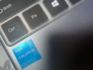 Herobook Pro Portátil Gris