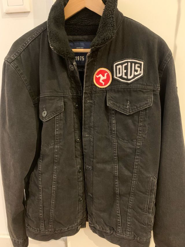 Cazadora borrego Deus Ex Machina negra