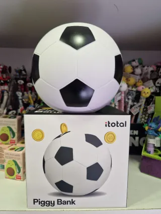 Salvadanaio a forma di pallone da calcio itotal