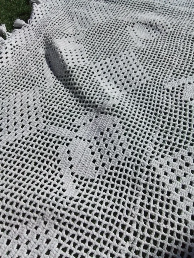 Colcha antigua ganchillo blanca