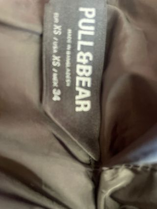 Chaquetón Pull and Bear negro