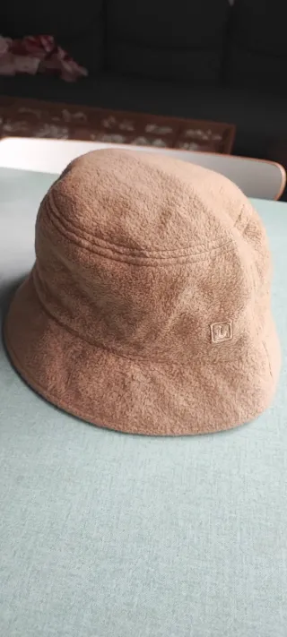 Cappello pescatore in pile beige