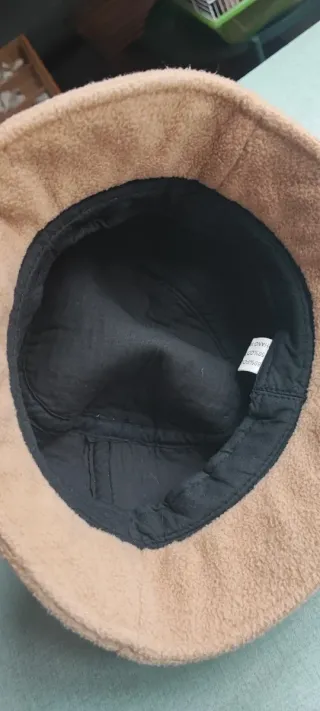 Cappello pescatore in pile beige