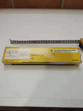 Cerradura Yale para persianas sin estrenar