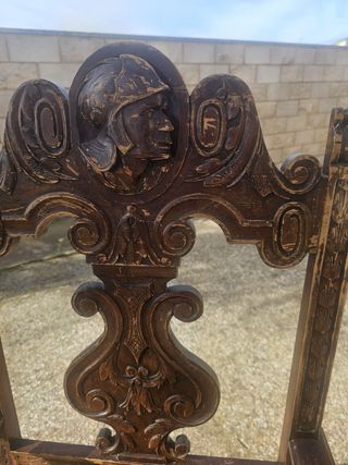 Sillón antiguo madera tallada a mano