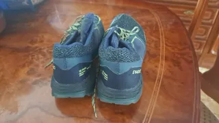 Zapatillas Trail Running Azules y Verdes