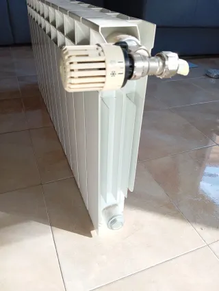 Radiador de calefacción de aluminio blanco