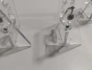 Mesa reglajes 1/8 en metacrilato