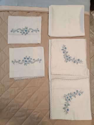 Lenzuola matrimoniale in raso di cotone ricamato