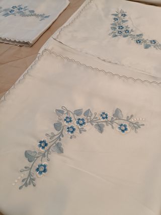 Lenzuola matrimoniale in raso di cotone ricamato