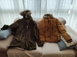 Dos cazadoras Pull&Bear verde y mostaza