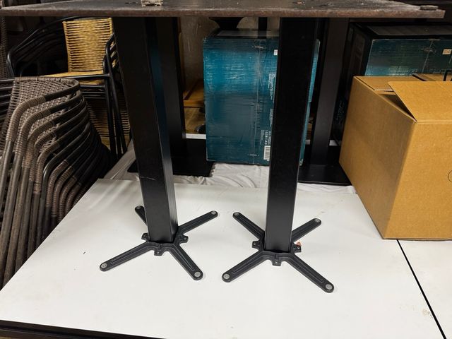 Tavoli da bar ristorante in metallo e legno