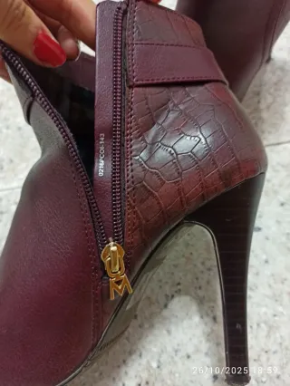 Stivaletti bordeaux come nuovi