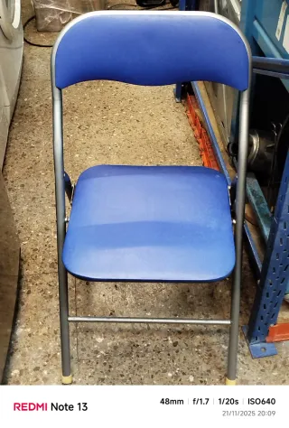 Silla Plegable Azul y Plateada