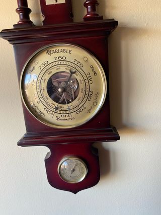 Reloj y Barómetro de Pared