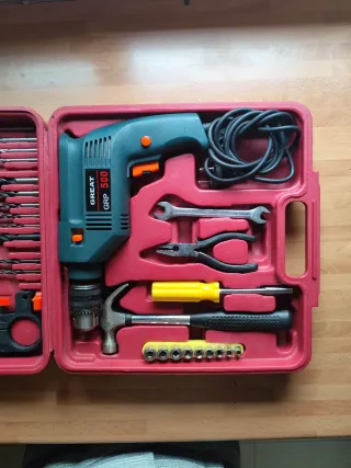 TALADRO 500W CON MALETIN DE HERRAMIENTAS.