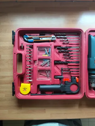 TALADRO 500W CON MALETIN DE HERRAMIENTAS.