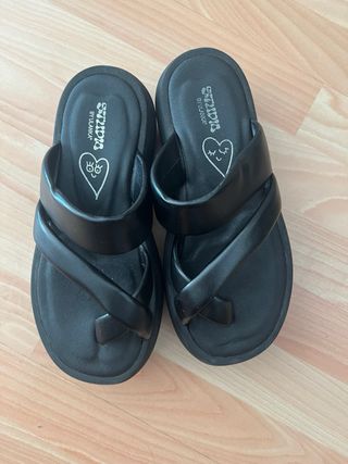 Sandalias negras Ulanka