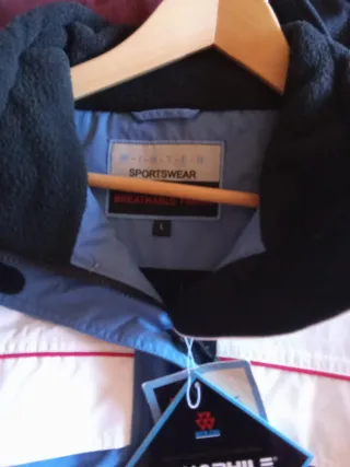 Anorak Aquaphile azul y blanco