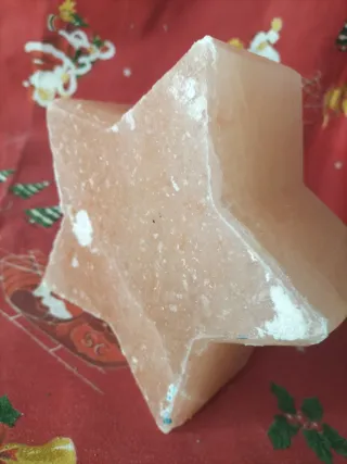 Portacandela a forma di stella in sale dell'Himalaya