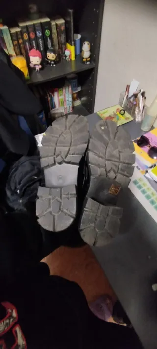 Mocasines negros charol con cadena