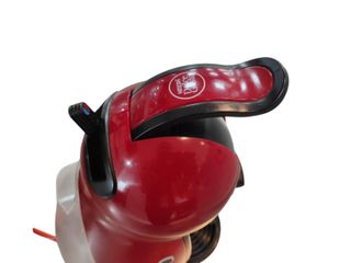 CAFETERA A CAPSULAS DOLCE GUSTO ROJA