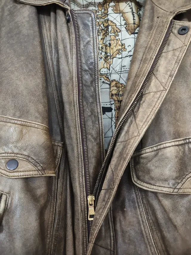 Cazadora de hombre con forro de mapa