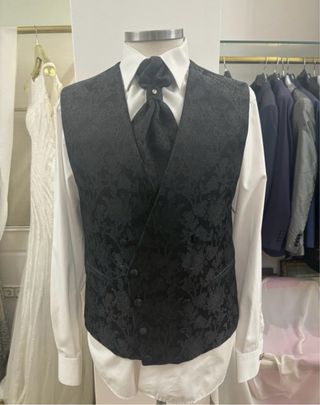 Chaleco hombre brocado negro