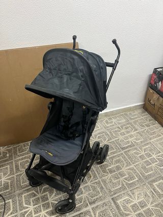 Carrito de bebé plegable gris maxicosi