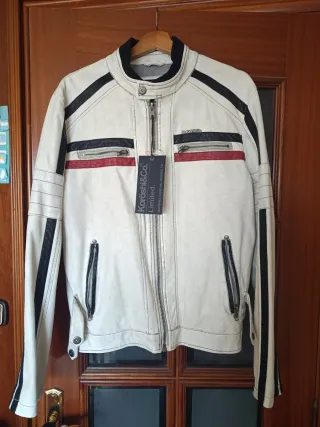 Chaqueta Koröshi Negra y Blanca