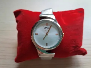 Reloj Lotus Dorado y Plateado