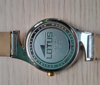 Reloj Lotus Dorado y Plateado