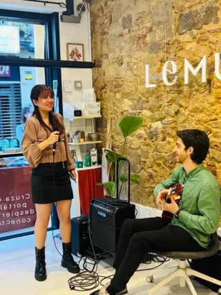 Clases de CANTO particulares. Licenciada en música