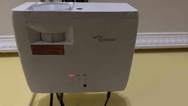 Proyector Optoma ZH450 - Como Nuevo