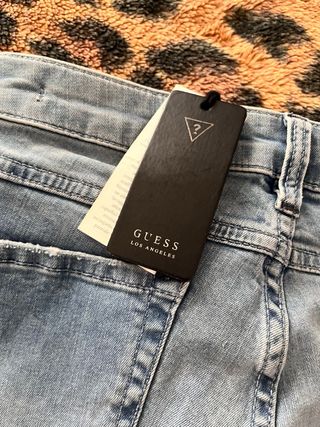 Pantalón vaquero Guess flores azul claro