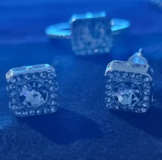 Conjunto Collar, Anillo y Pendientes