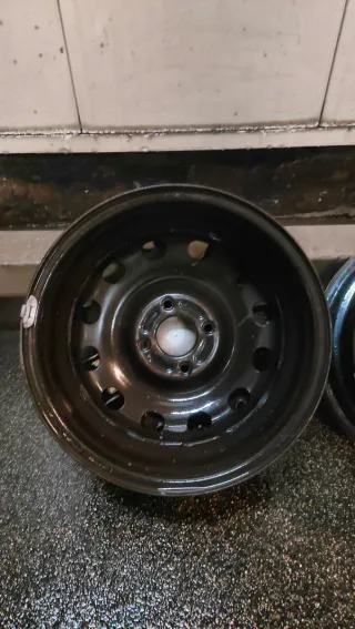 Llantas Ford Focus MK1 con tapacubos