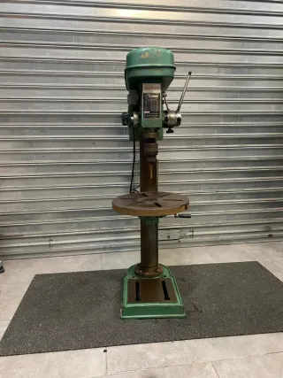 Taladro de banco ELEWER verde