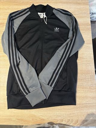 Camiseta Chicago Bulls con rosas