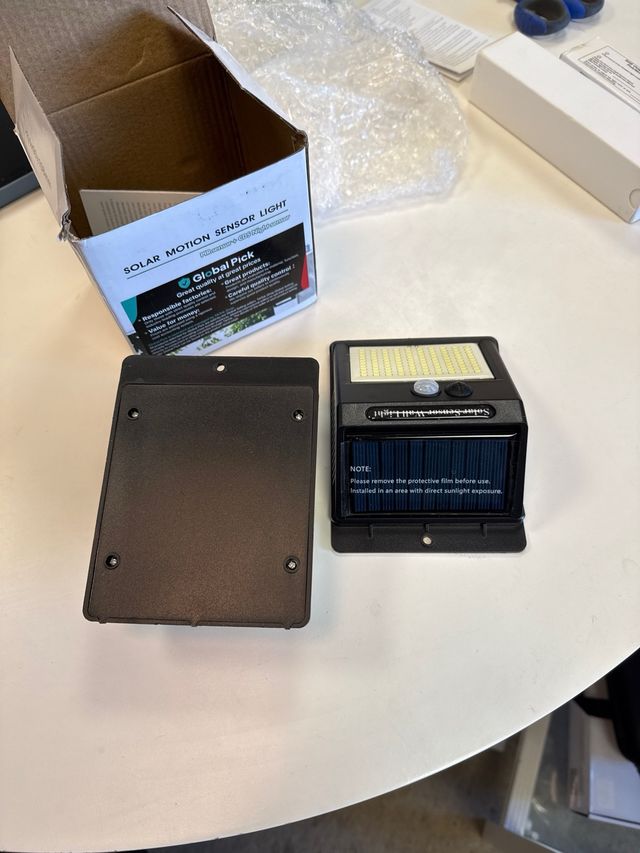 2 Luces Solares LED con Sensor de Movimiento