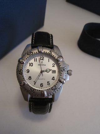 RELOJ FESTINA DE CUARZO CON BISEL GIRATORIO