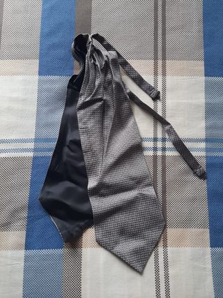 Papillon nero blu e grigio